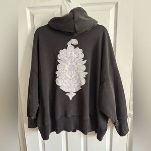 Free People Movement Logo Hoodie  EUC
Size XS